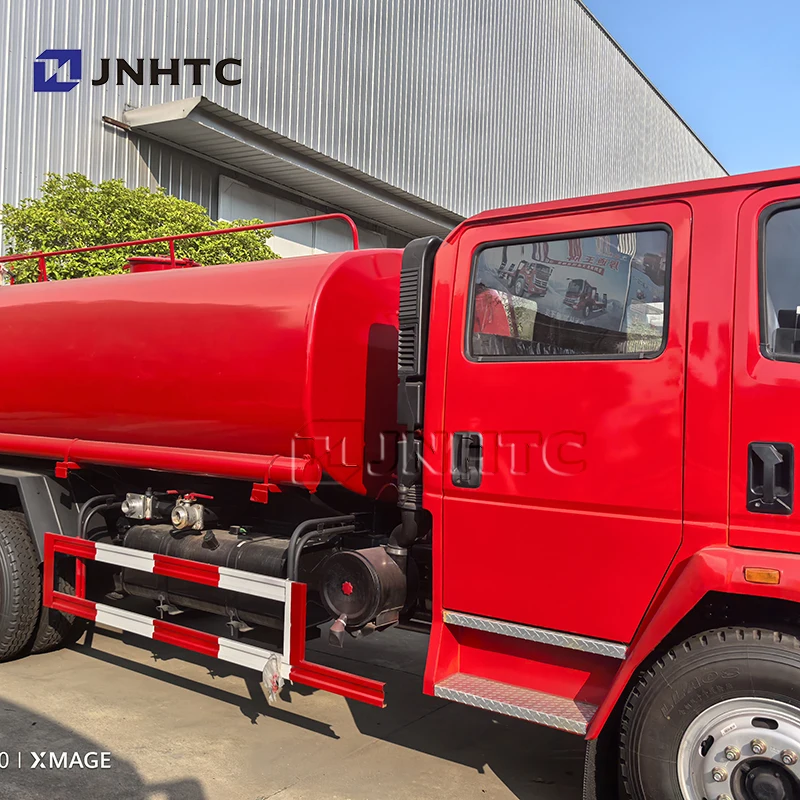 HOWO Fire Truck 4x2 6 wheels Mul-tifunction Water Foam Fire Fighting Truck With Engine With Fire Tools