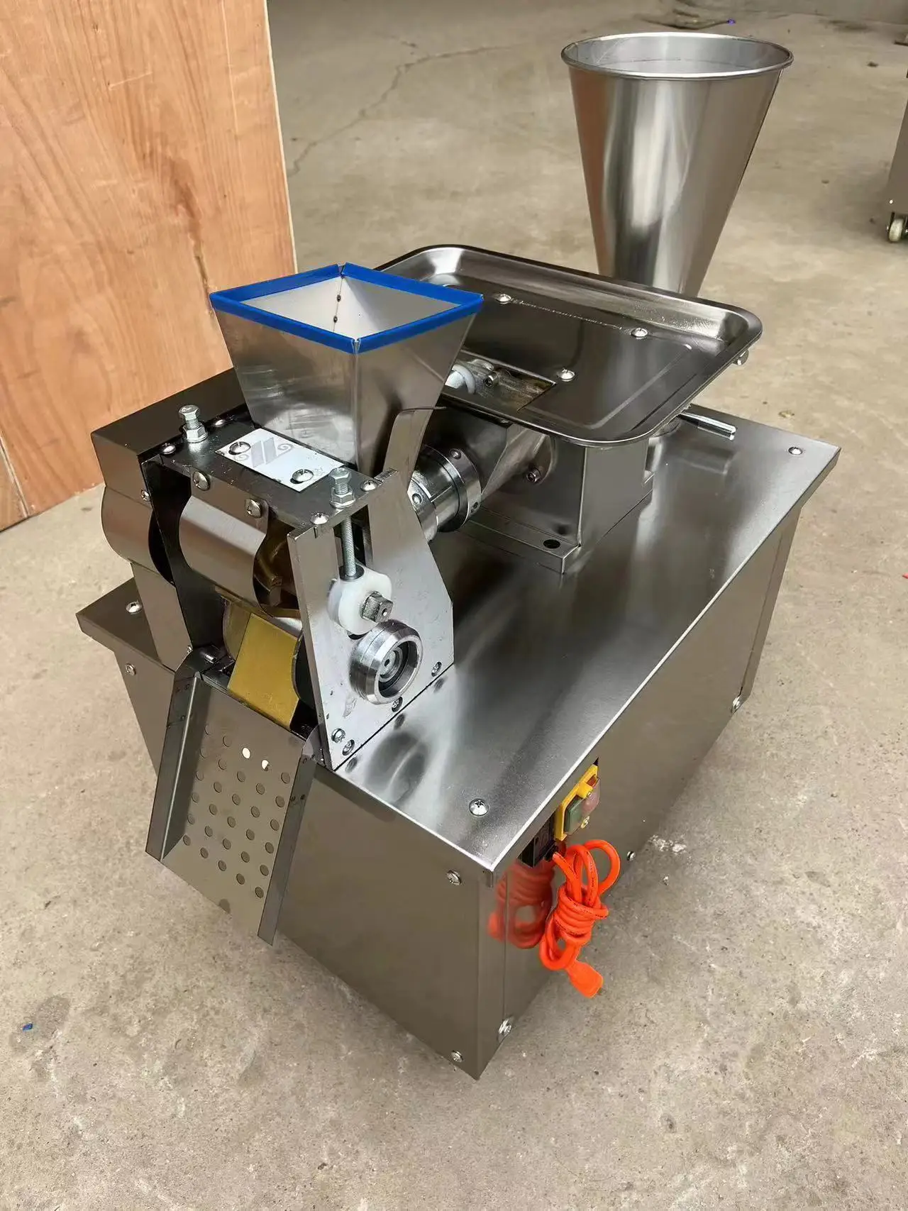 Automatic wonton Manual Folding siomai Large Pie momo Making Big Empanadas Machine Forming Samosa Making dumpling machine small