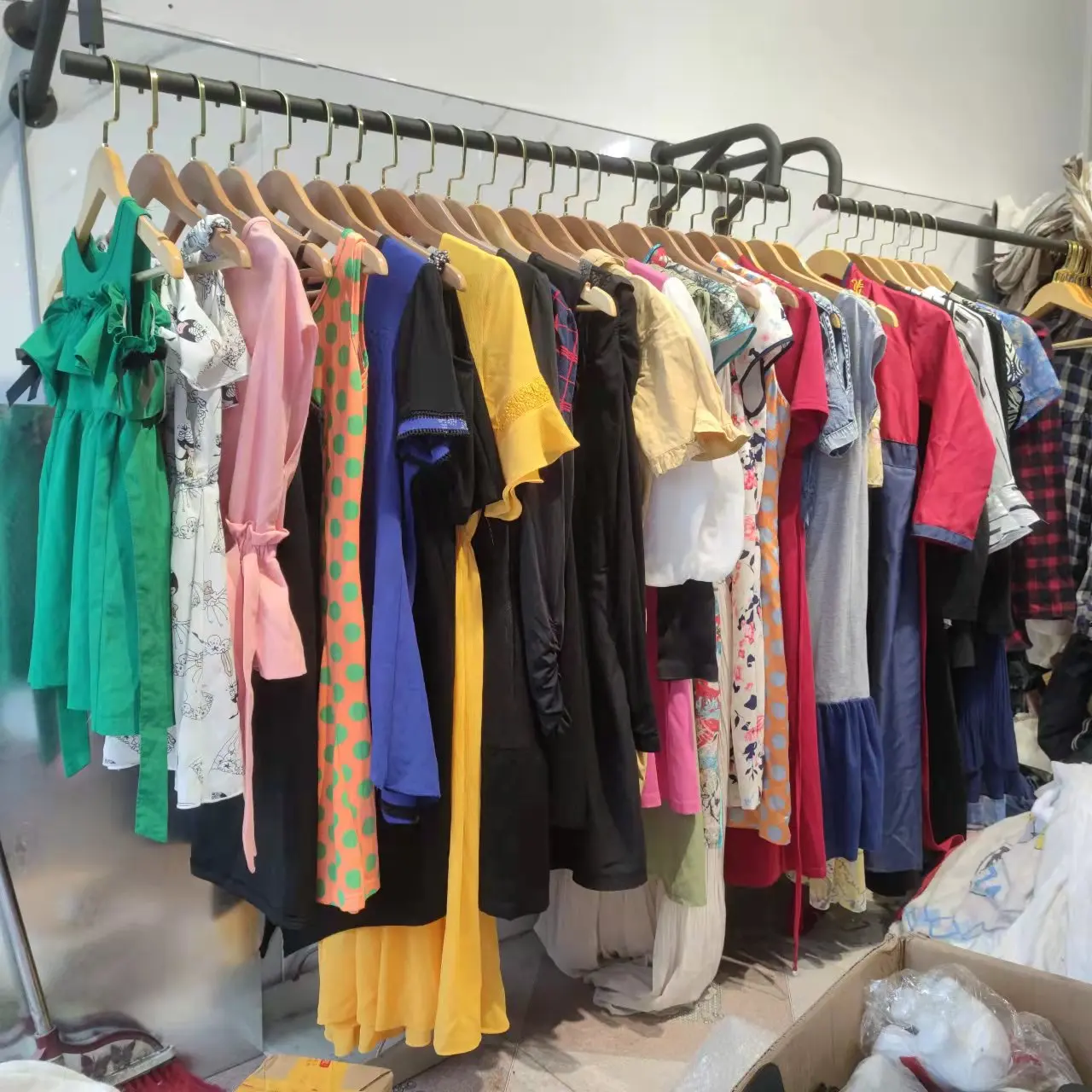 bale for in women uk old container code bea bales of import branded vip 45kg mixed bulk second hand clothing bales used clothes