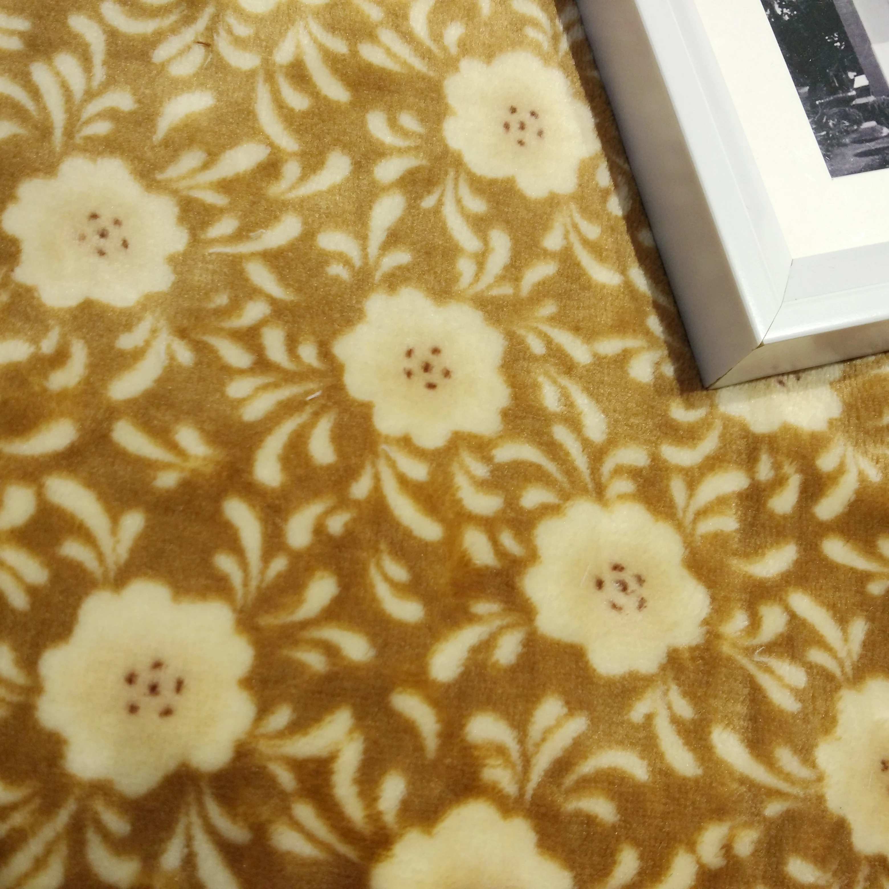 100% Polyester wholesale Flower Printed Super Soft Flannel Velvet Fabric For Baby Blanket and  Bedding Sets