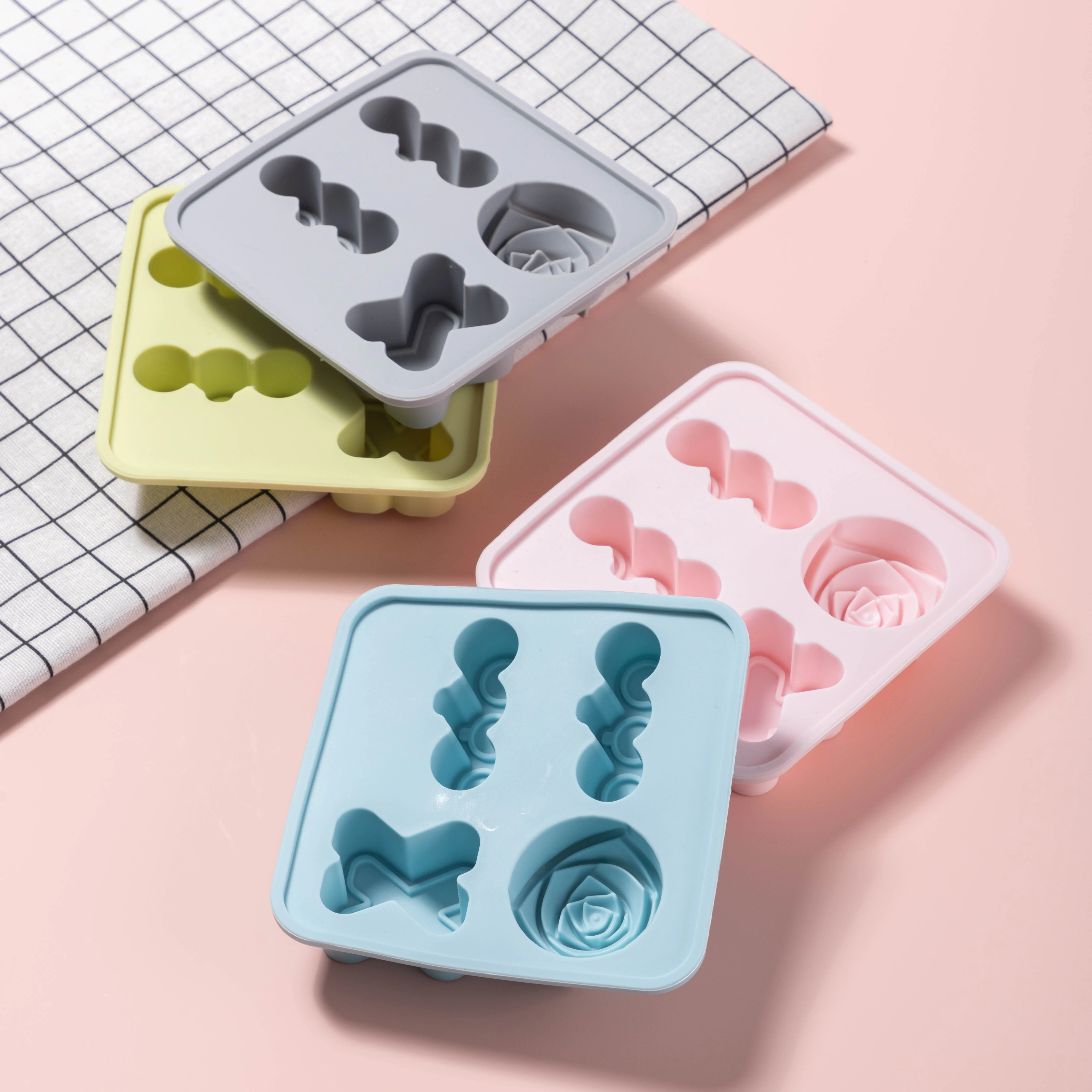 Mini Bundt Cake Pan,4-Cavity Fluted Tube Cake Pan, Non Stick Silicone Fancy Baking Molds for jello, Cupcake, Doughnut