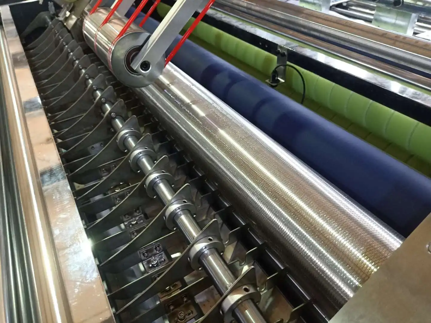 Автоматическая машина для ламинирования картона