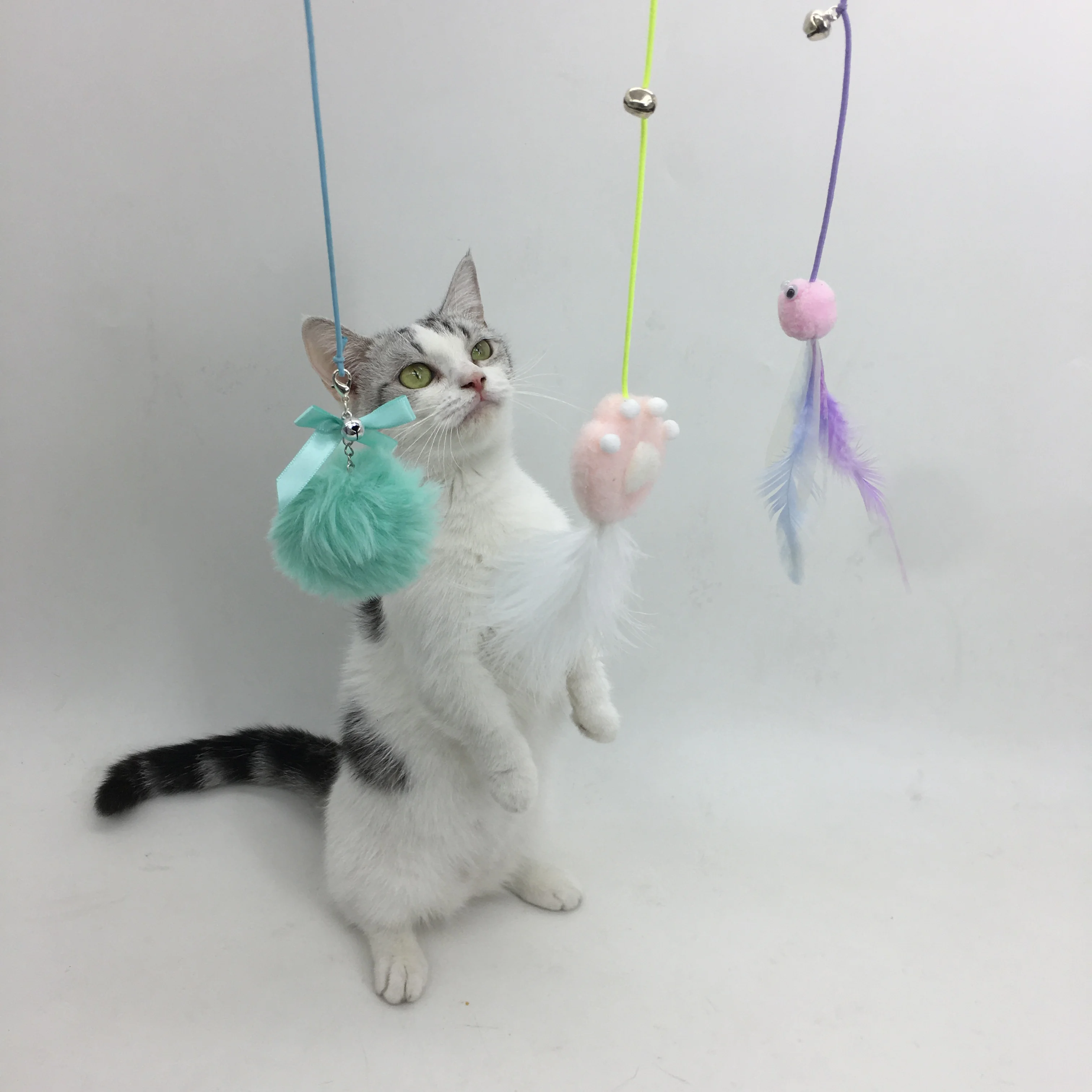 Factory direct sale swinging hanging door cat toys Adjustable length hanging self-entertainment teaser for cat gods