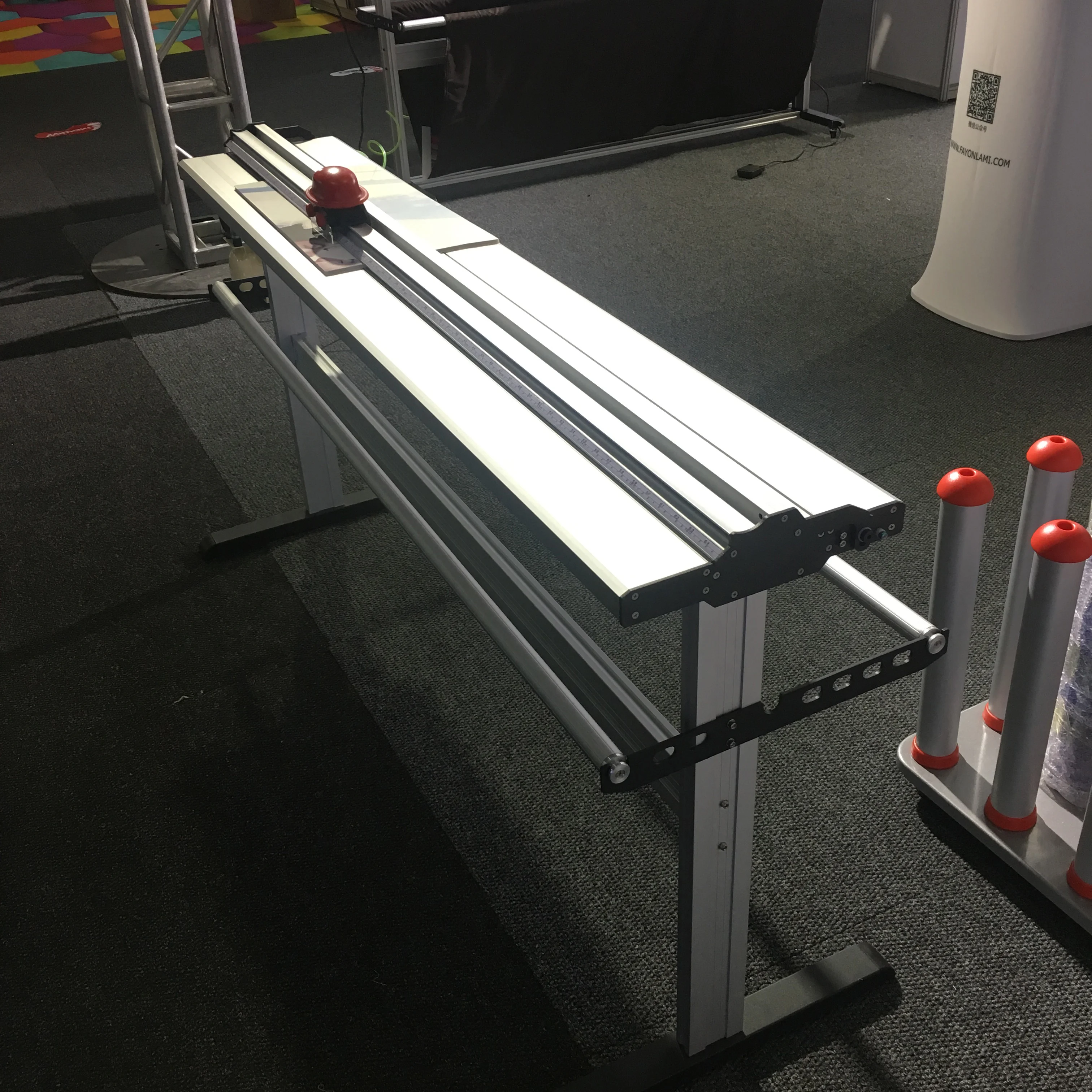 flatbed 1500mm wide format vinyl knife foam board paper cutter