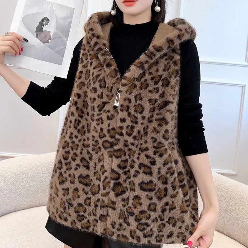 Factory Wholesale Smooth Hot Selling Leopard-print Faux Fur Coat for Women Faux  Fur Fashion Wild Leopard-print Fur Vest