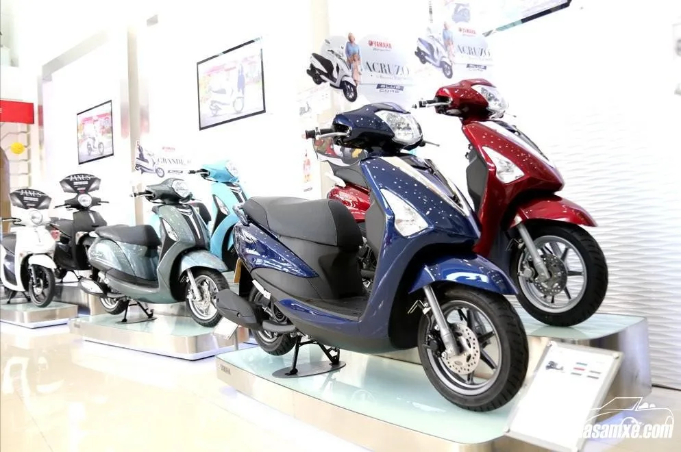 New !!! High quality gas scooter 125cc motorcycle (Acruzov Deluxe) Red/ White/Black