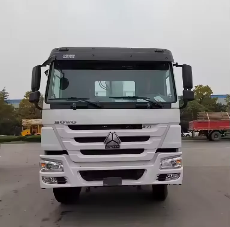 Heavy duty crane efficient telescopic boom crane truck flexible 11 ton boom for smooth lifting at urban construction sites