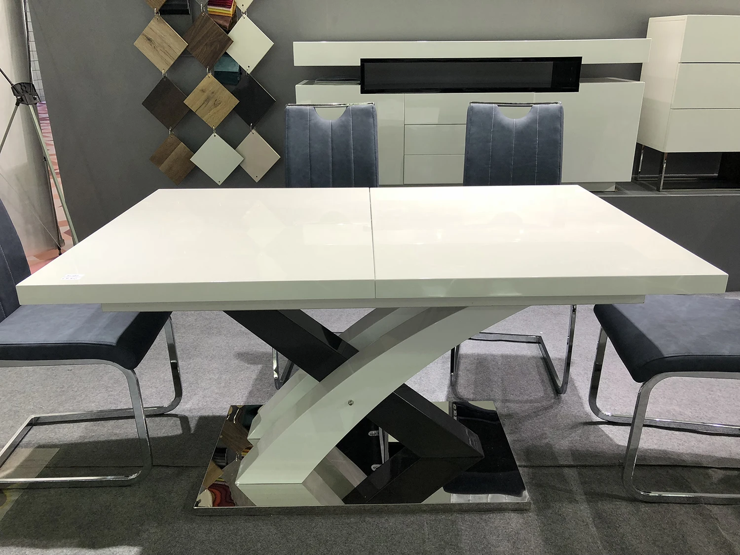 Разумная цена, горячая Распродажа, прямоугольные выдвижные высокие глянцевые окрашенные обеденные столы из МДФ для кухни