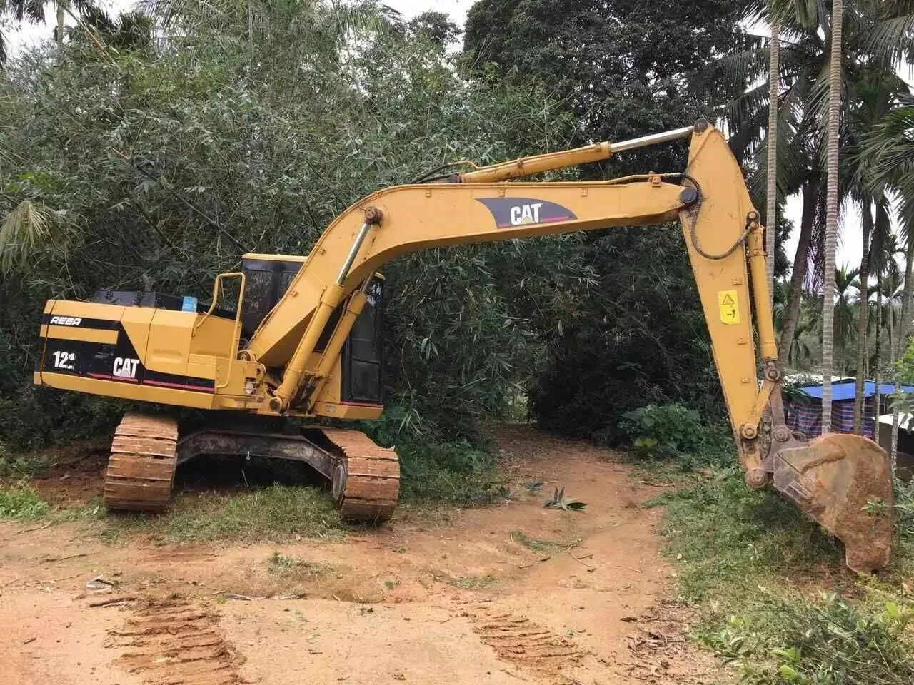 Экскаватор hitachi ZX 120/хорошее состояние использованный zx120-6 из Японии ZX120 120-6 12 тонн