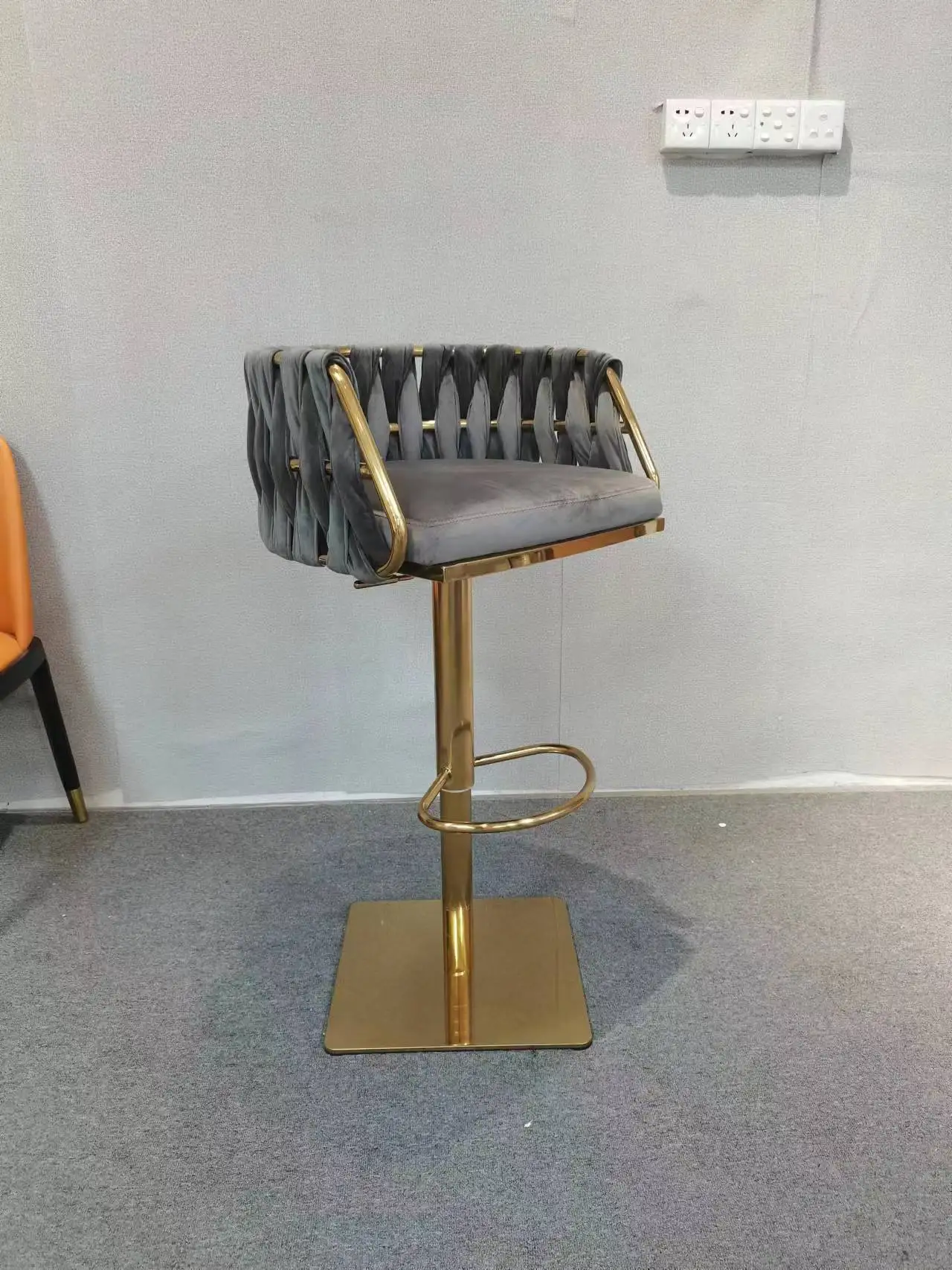 New high bar furniture stools chairs with armrest popular leather seated high stool bar chairs bar stools for kitchen dine