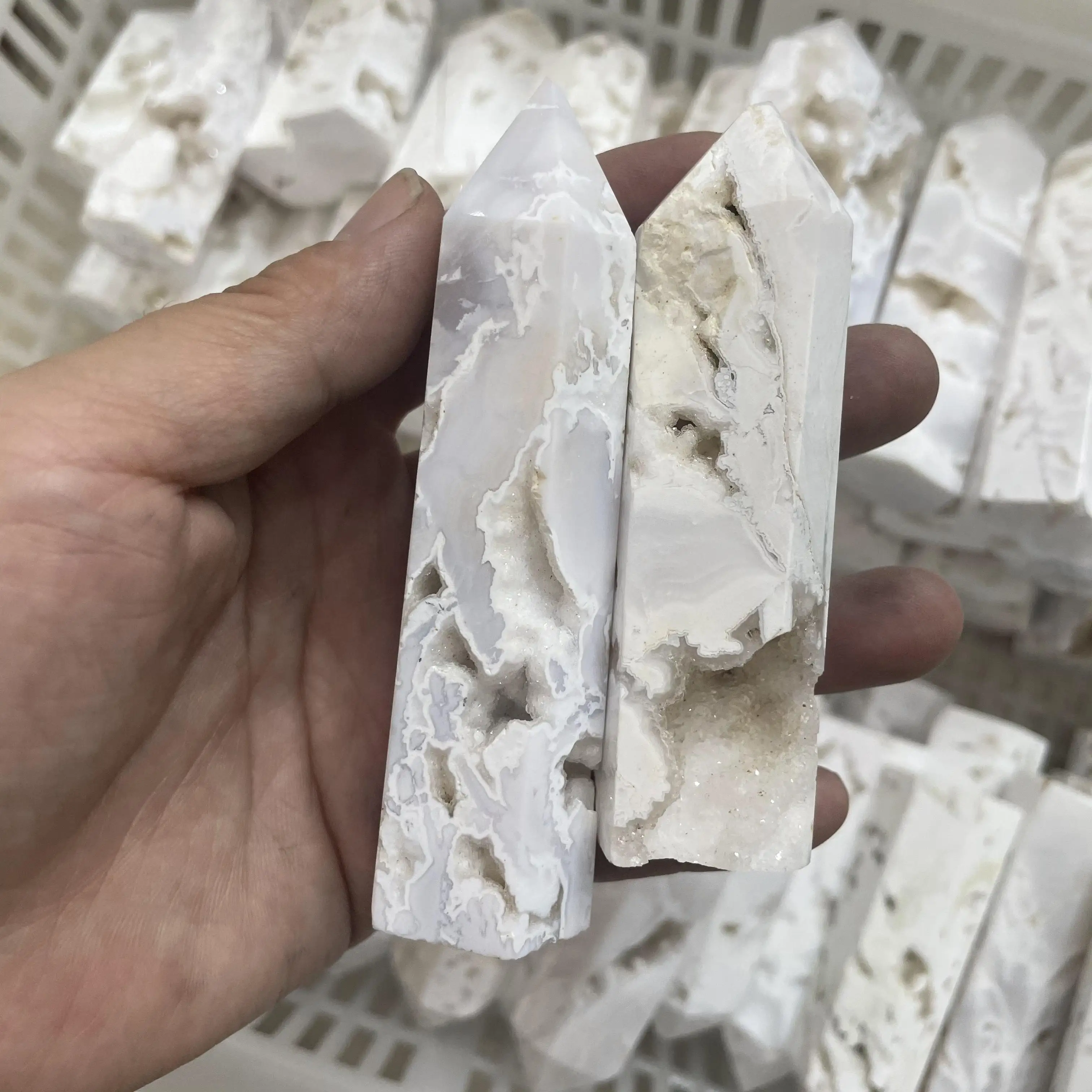 High quality druzy white agate towers natural gemstone crystals quartz agate healing tower points for home decoration