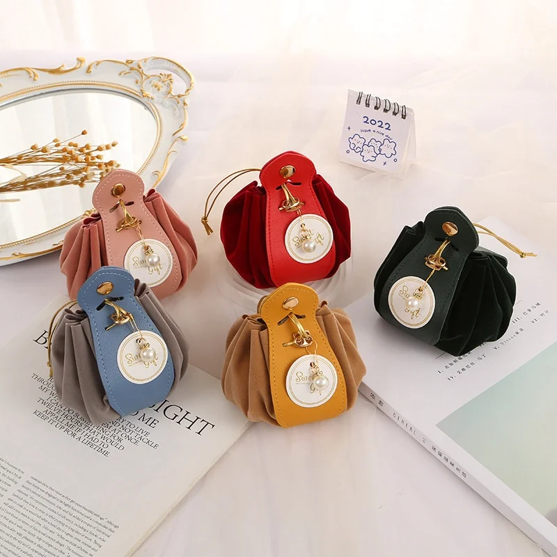 Custom Logo Multi Color DIY Red Blue Birthday Baby Shower Wedding Gift Leather Candy Box Bag with Golden  String Pearl