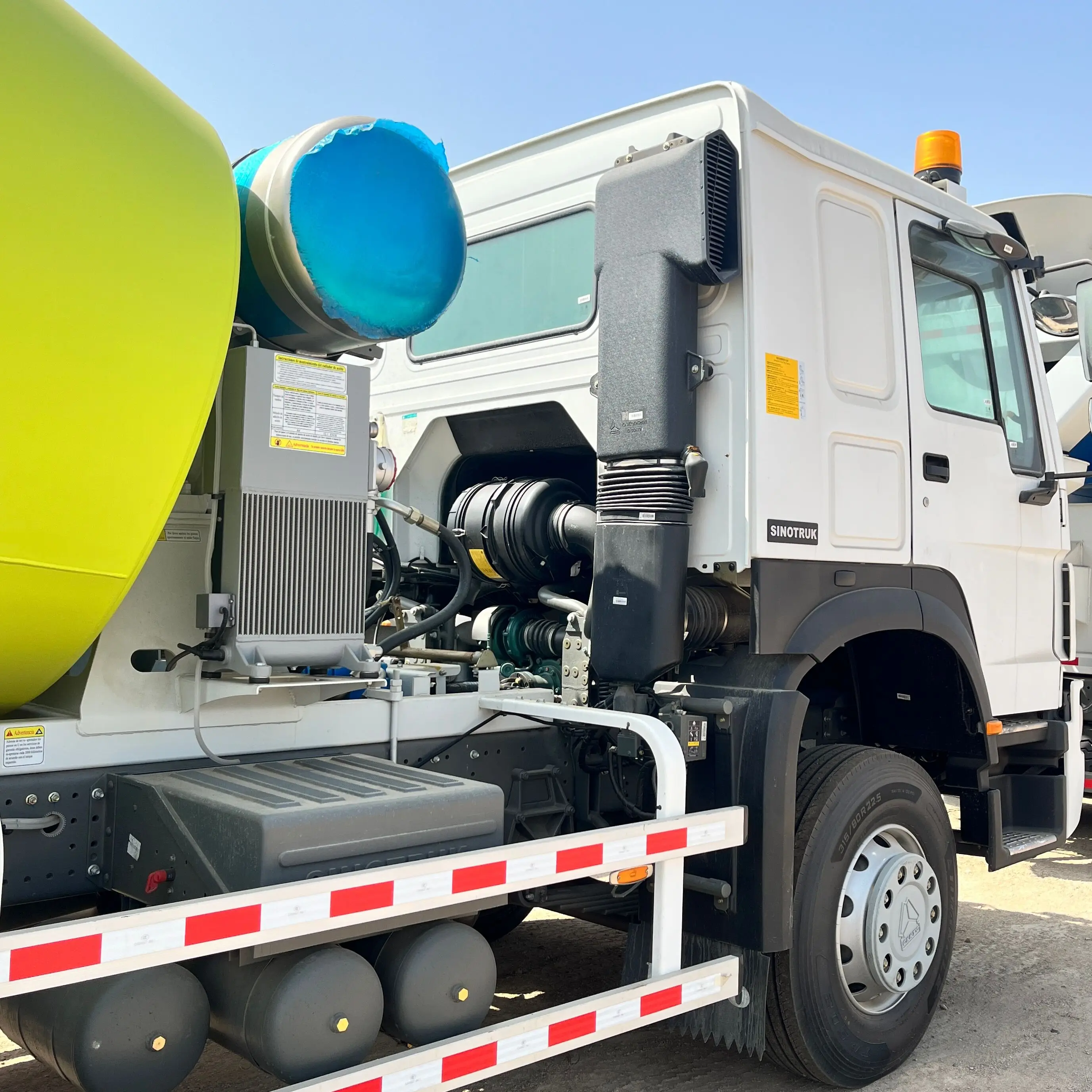Дизельный популярный Бетономешалка Sinotruck HOWO 8x4 17.5