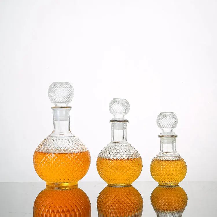 Wholesale unique whiskey decanter brandy/vodka/liquor glass bottle wine bottle with stopper