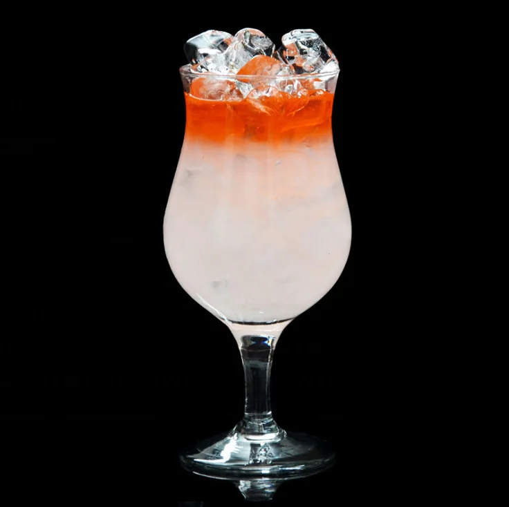 2020 hot selling tulip shaped  drinking glasses with high stem