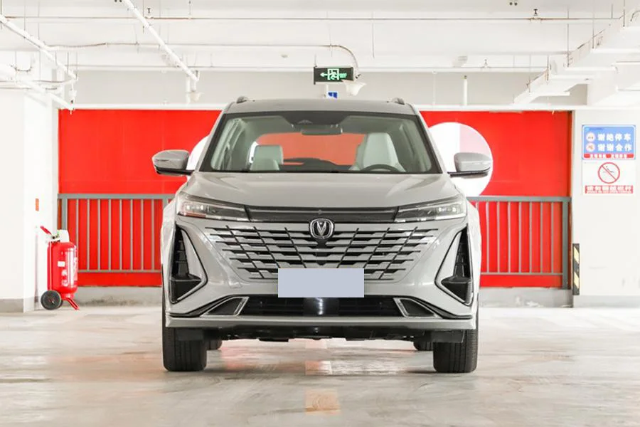 China 2.0T Cars For Sale In Pakistan Changan CS75 PLUS 5 Doors 5 Seats SUV Front-Drive Small Gasoline Cars For Sale