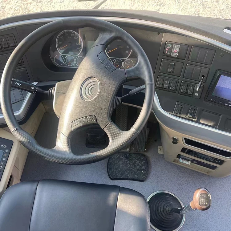 2017 Years Yuchai Yutong 6816 Bus Long Distance Used Passenger Coach Bus Yutong 35 Seats Special Bus