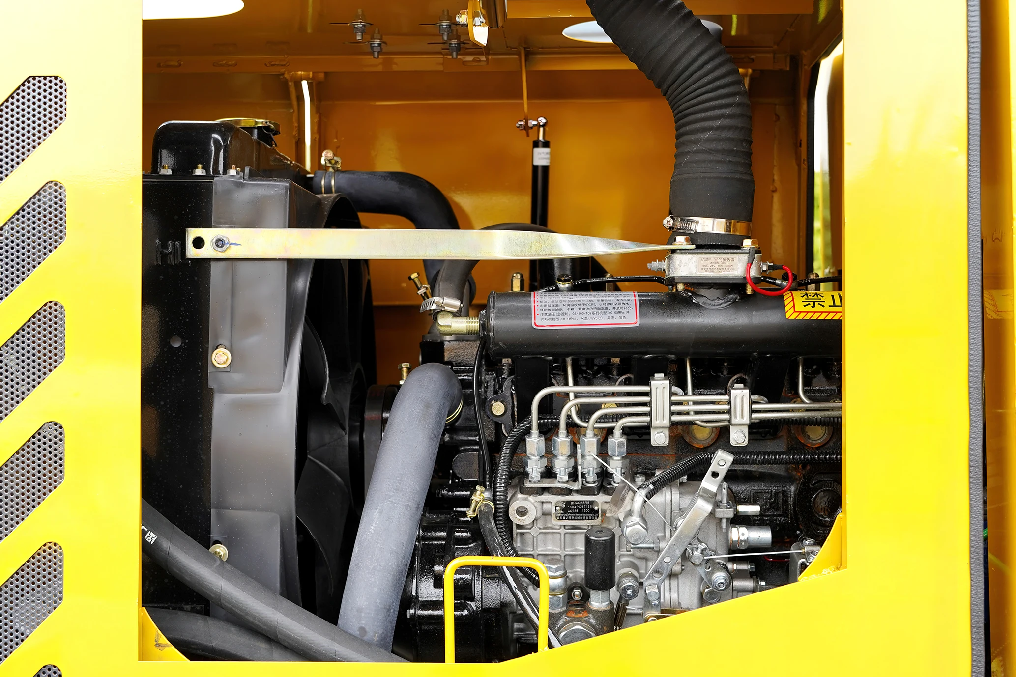 Customized Lugong CE/ISO/EPA/Eac 3t Airless Tyres Tractor Mini Diesel Front Loader T916