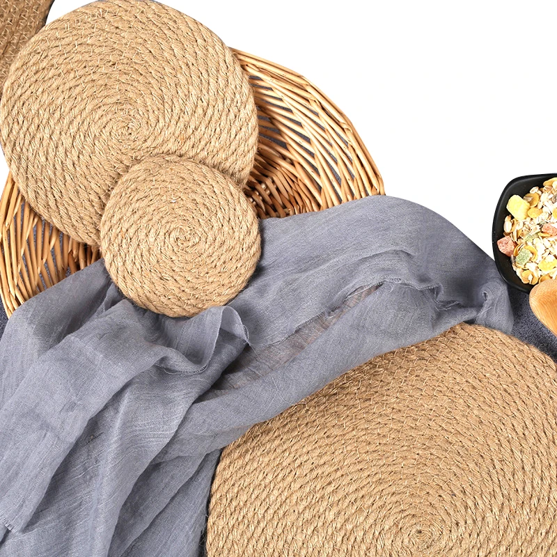 Simple innovative luxury environmentally friendly Thickened linen home table mat anti scalding heat insulation coaster
