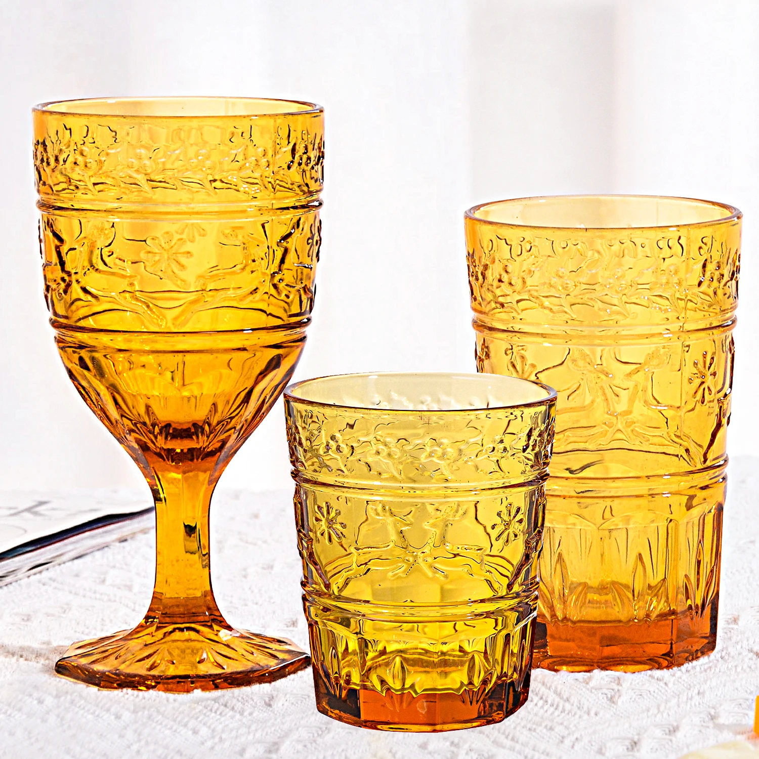 Samyo custom glassware embossed wedding Christmas elk amber Multi colored vintage goblet glass red wine glasses set