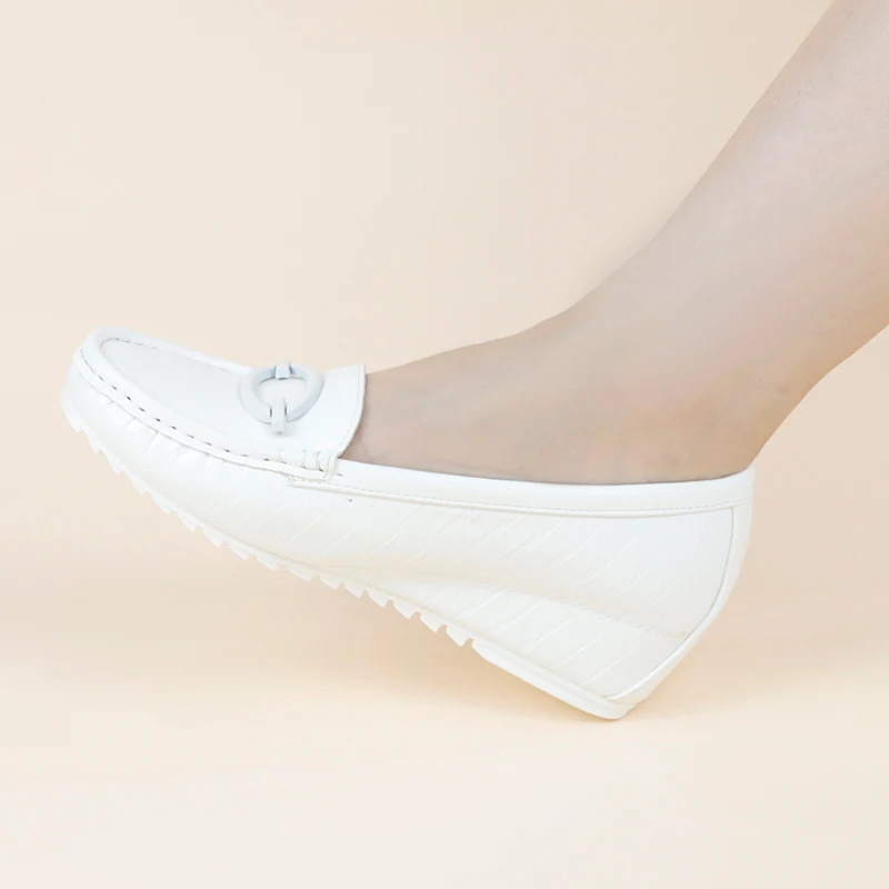 Round toe buckle Leisure Flats Soft PU wedge nurse shoes Female Casual Driving Footwear Women Moccasins Loafers Mother shoes