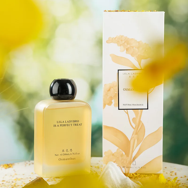 Luxury Hotel Custom Home Fragrance Reed Diffuser Organic Oil Fragrance Fiber Rattan Stick Glass Bottle Resin Lid Reed Diffuser