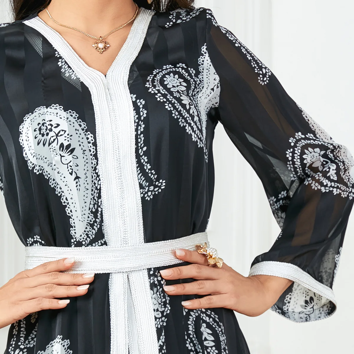 Traditional Muslim Clothing Embroidery Eid Open Fashion Islamic Clothing Abaya Dresses Dubai Women Muslim Dress Afghan Clothes