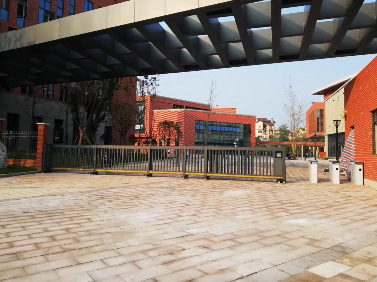 Новый дизайн роскошные защитные телескопические ворота раздвижные