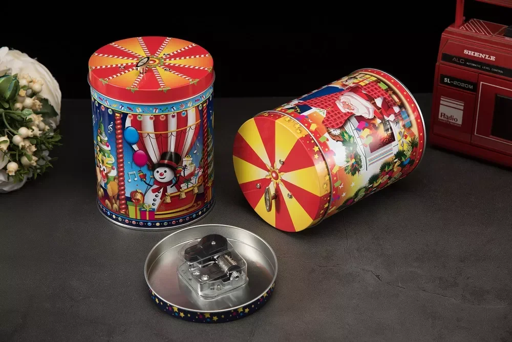 Custom Empty Middle Size Round Kid Playing Card Candy Gift Package Tin Box Wholesale Card Game Gift Metal Tin With Engraved Logo