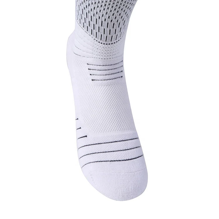 Wholesale white breathable custom design  for any season running sport socks