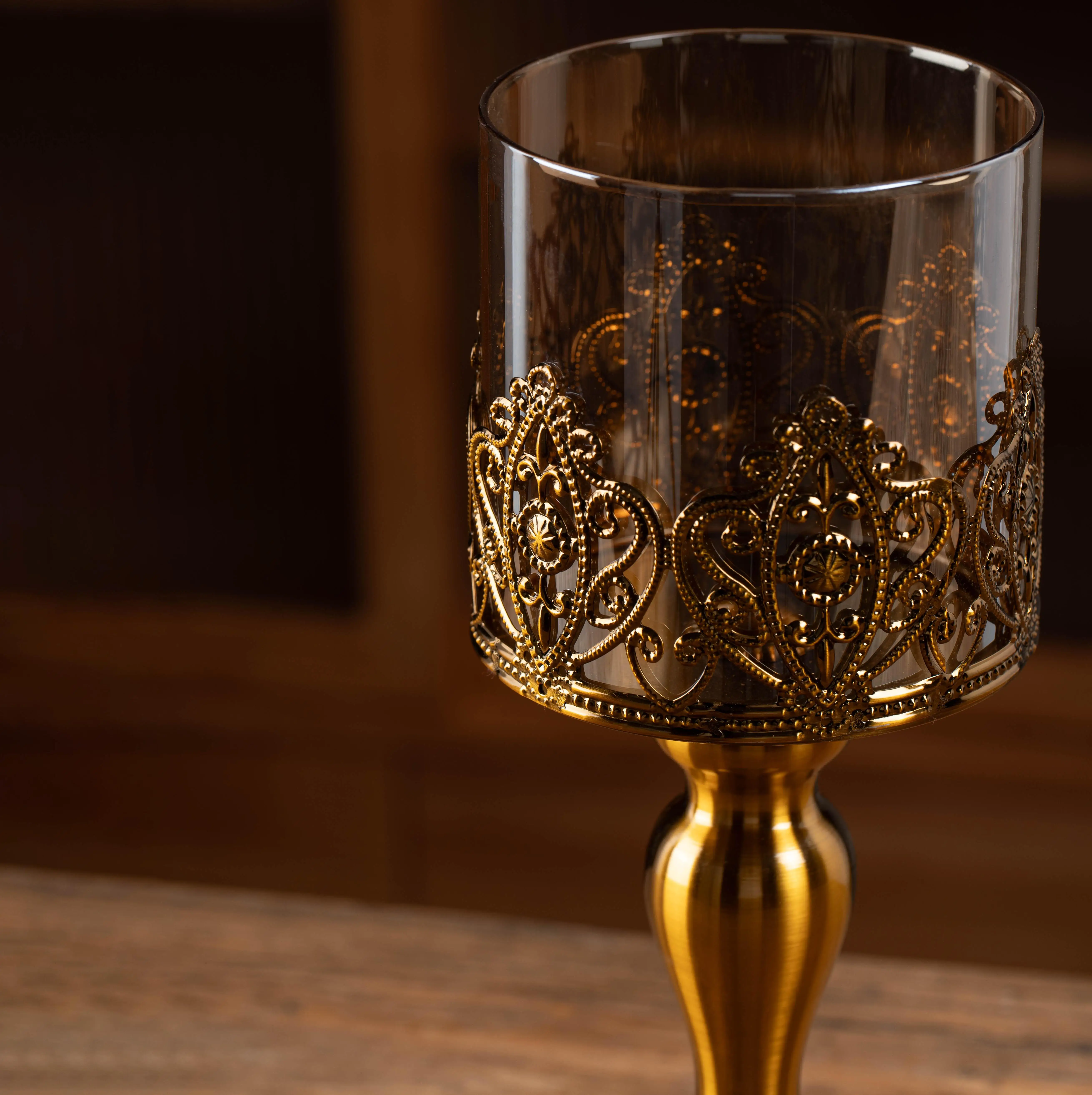 Wholesale Living Room Coffee Table and Kitchen Household Glass Food Prep Container And Decorative  Gold Bronze Candy Jar