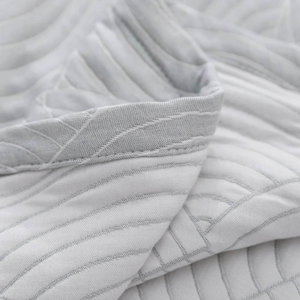 Custom family solid colour jacquard Indian silk and bamboo quilt bedding set