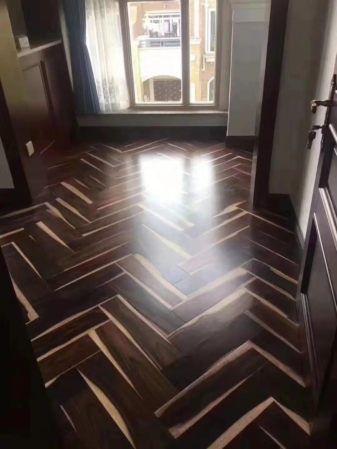 Black & White Ebony/Rosewood / Sonokeling /Mahogany /Black Wood With Sapwood Herringbone Wood Flooring Dalbergia Latifolia Wood
