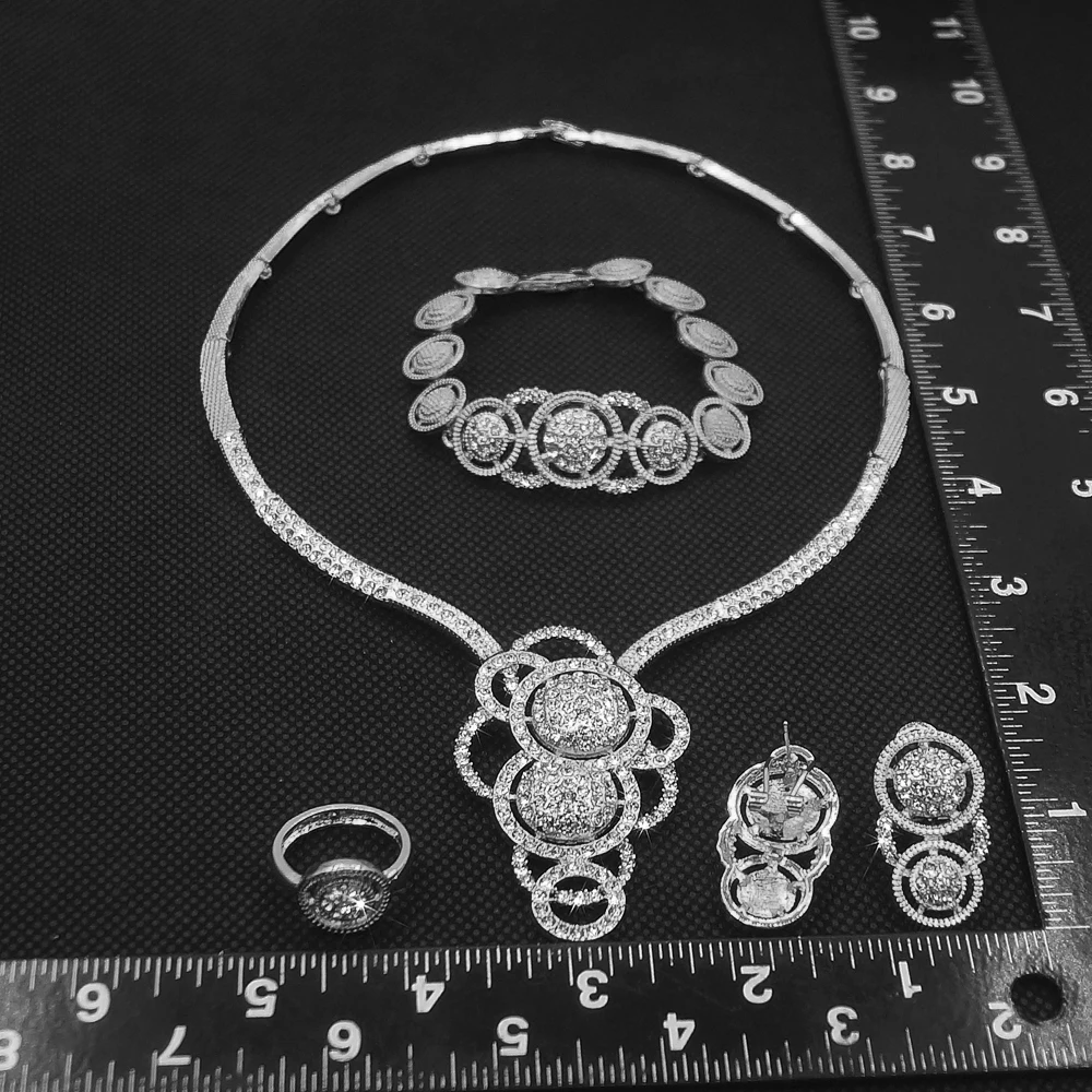 Shiny Round Shape Collar Jewelry Sets Copper Alloy Gold Plated Fashion Dubai Gold Series Jewellery Women Party Dating Banquet