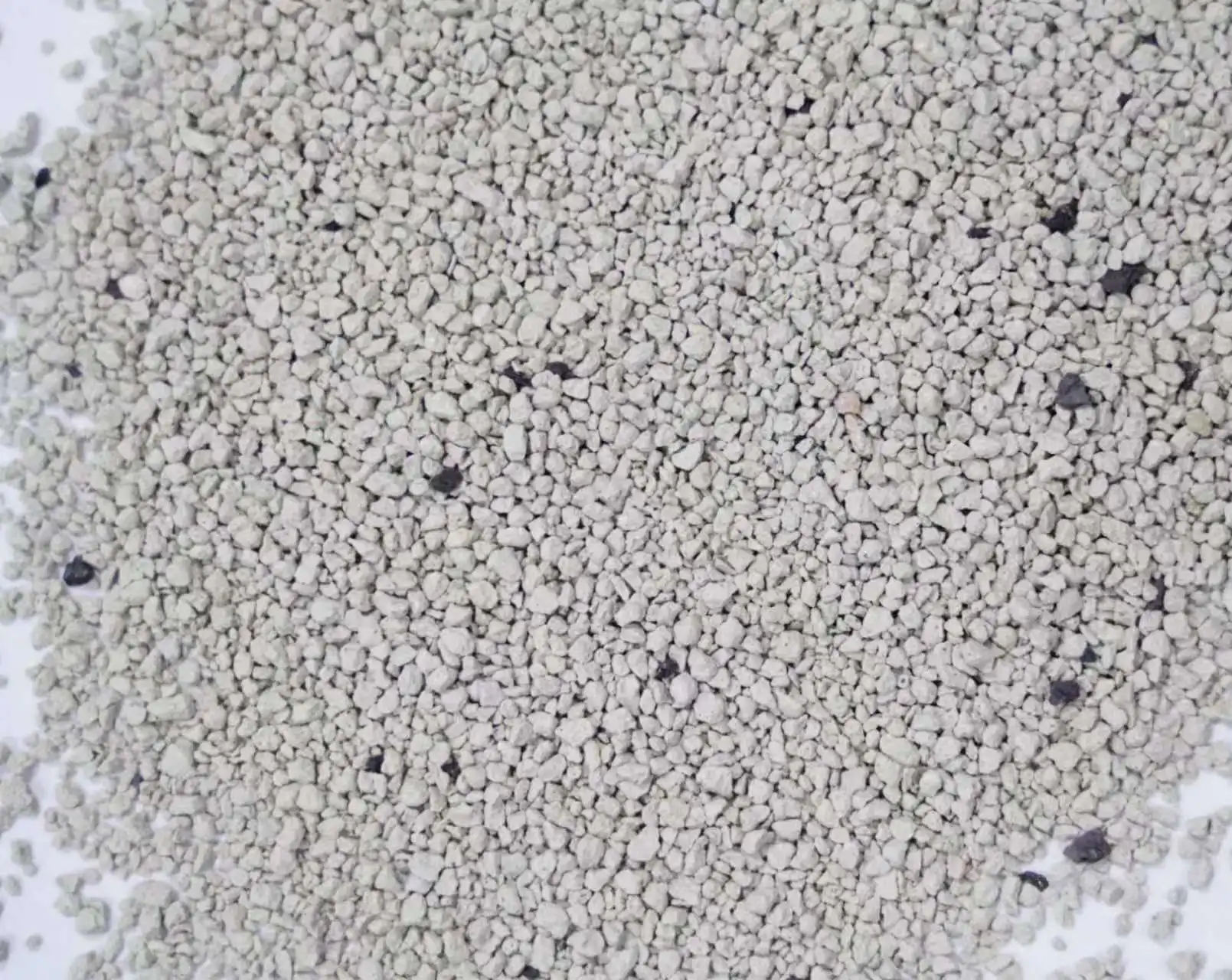 Customization Supplied Premium Cat Litter Scooping Best Bentonite Sand with Active Carbon Material Odor Lock Bentonite for Cats