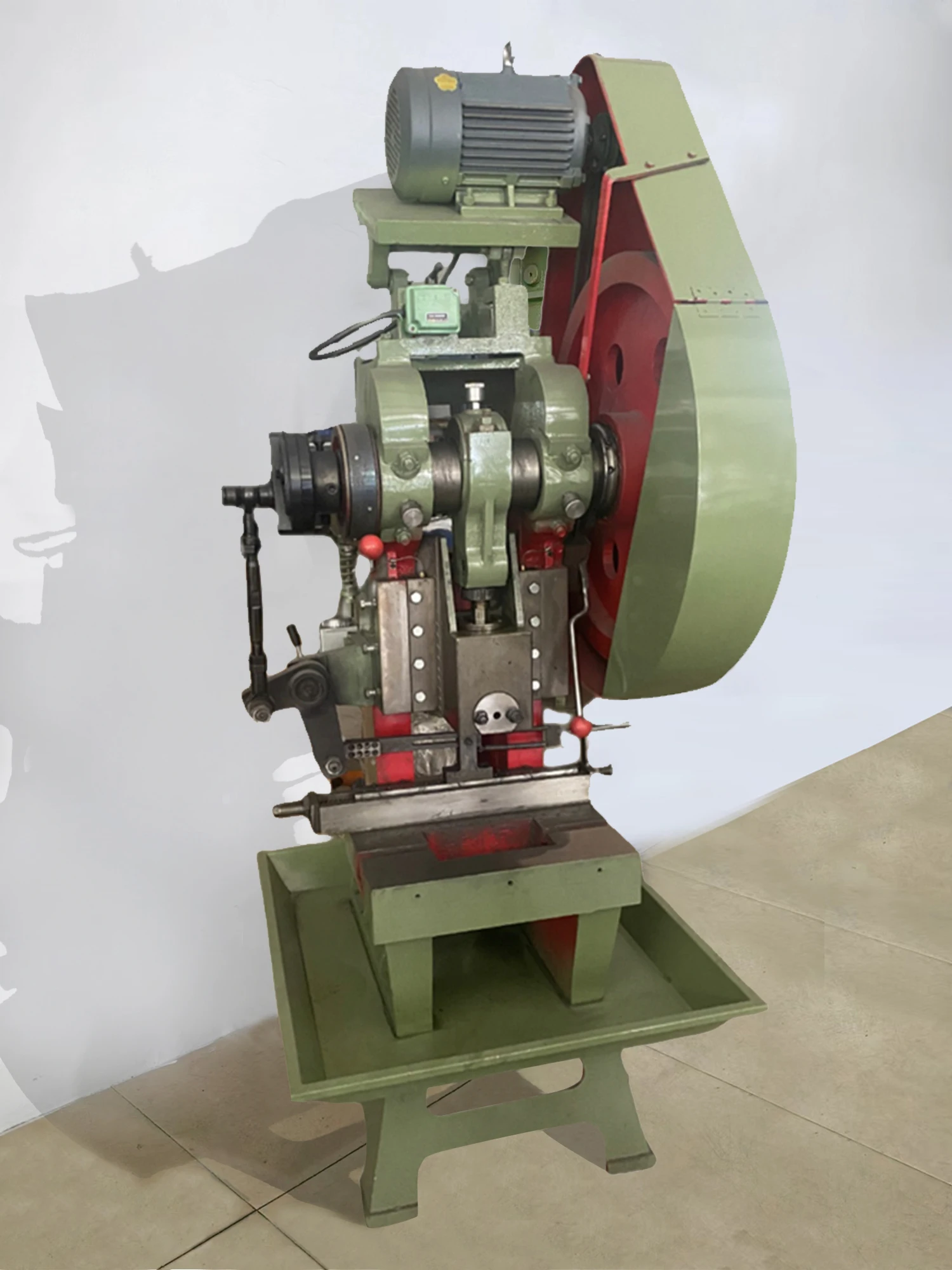 Automatic Metal buttonface Prong Buckle Button Punching Stamping Press Attach Machine