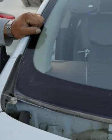 Taking off windshield heat induction tool for Car Window Removal