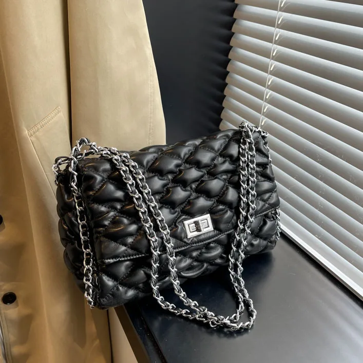 Newest Summer Style Fashion Messenger Bag Large Capacity Soft Ladies Handbags Luxury Chain Tote Bag For Women