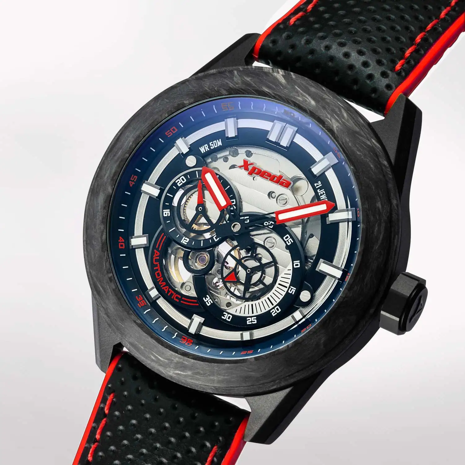 Часы с механическим скелетом из углеродного волокна