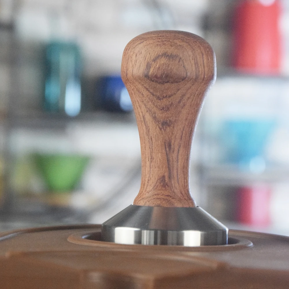 Пресс-молоток для кофе с деревянной ручкой 58 мм