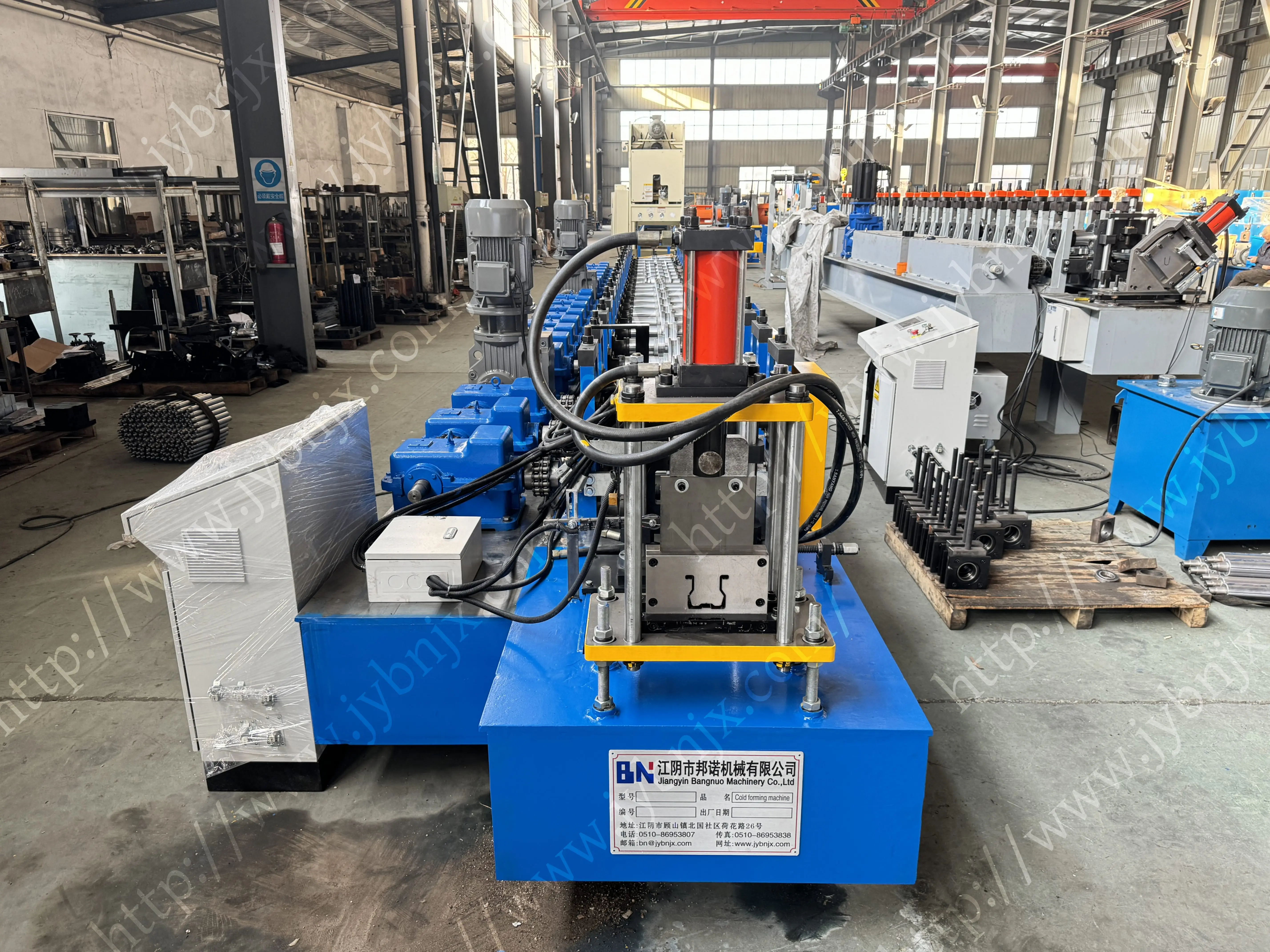 Supermarket Shelving Upright Post Forming Machine With Hole Punching