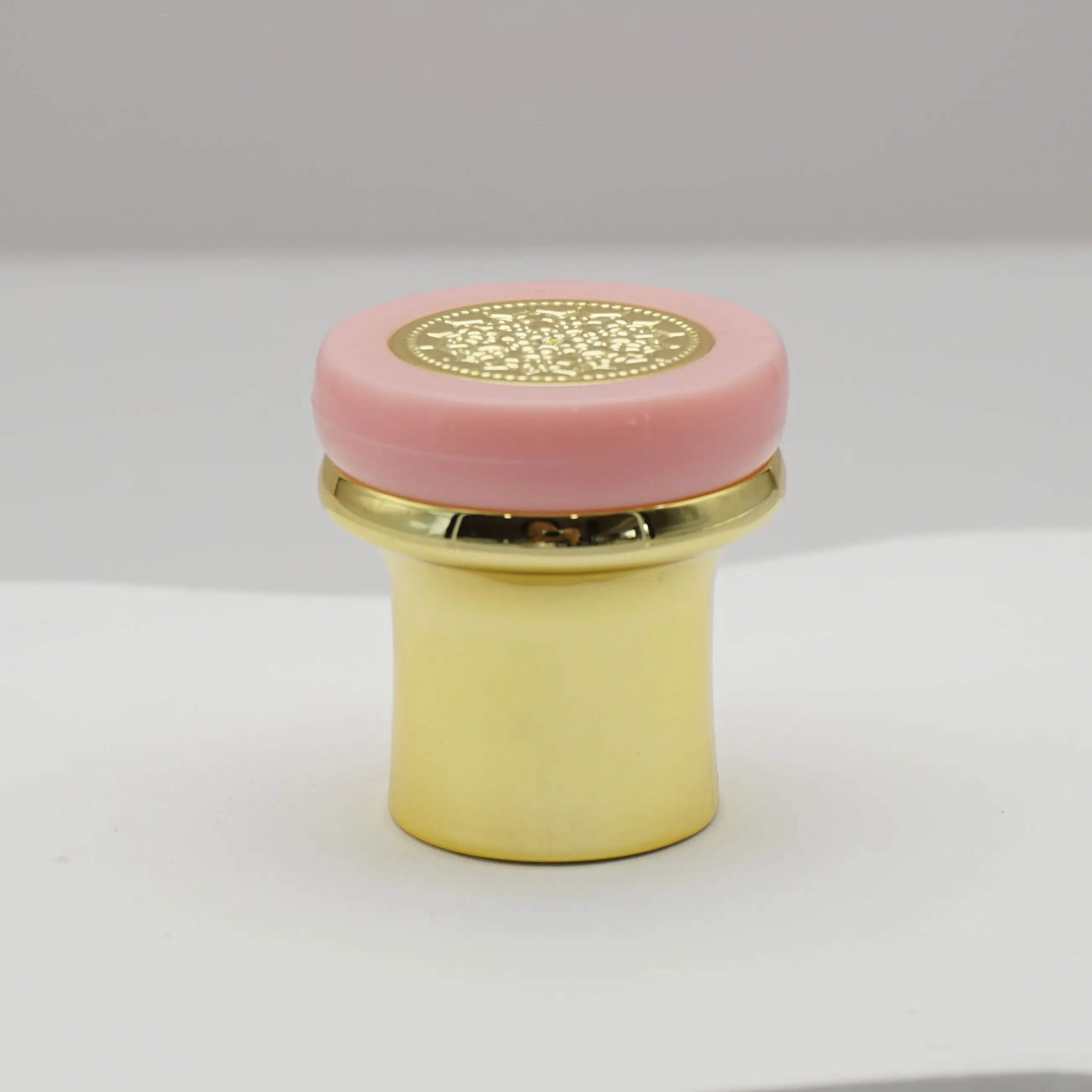 China Factory 15mm ABS Liquid Cap Made of Plastic recycle golden perfume caps for sprayer pump