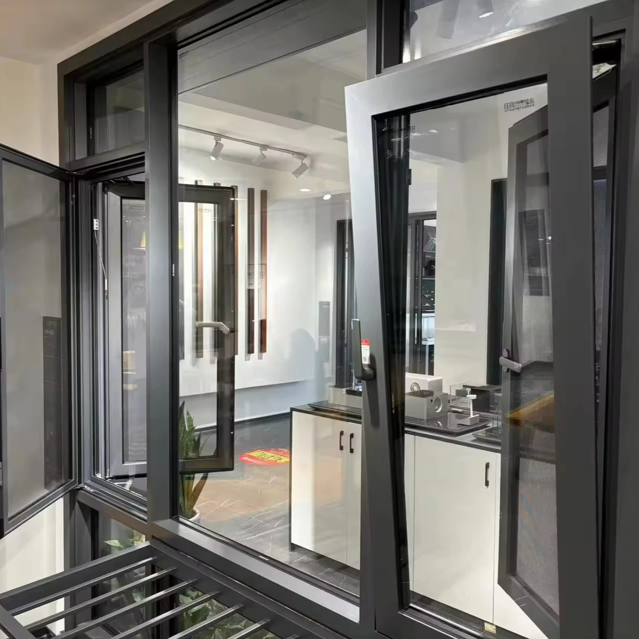 Modern house villa window design 5/6/8/10mm glass names of aluminum profile windows size customized aluminium swing window