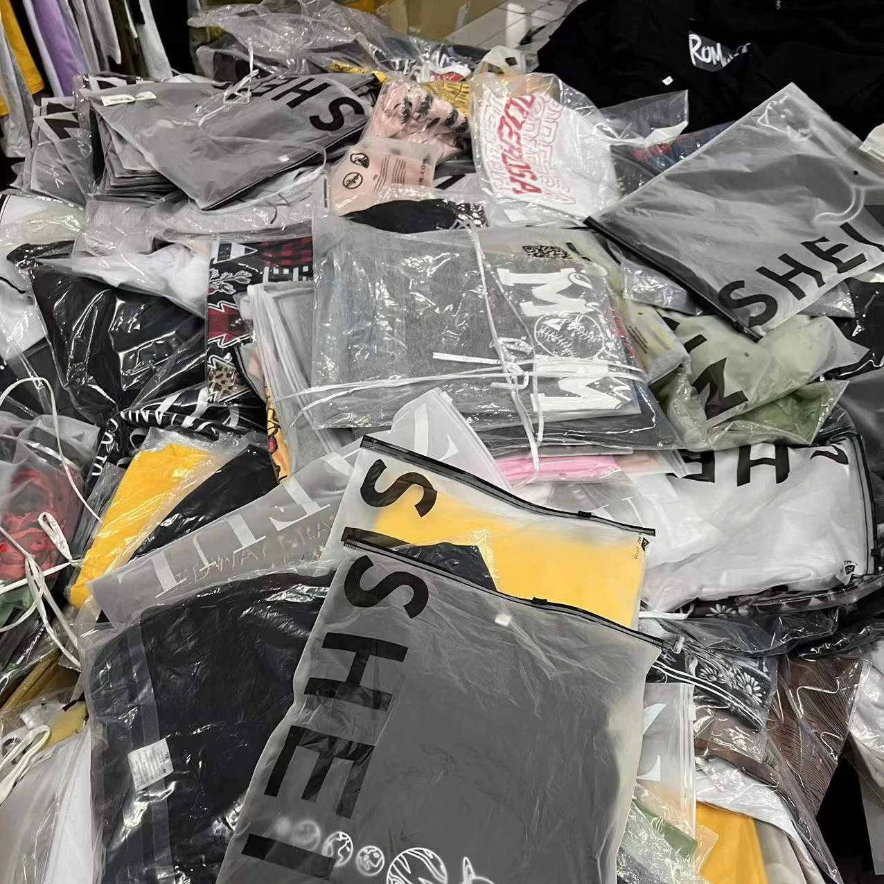 Wholesale Casual Dresses T-shirt Clothes Spring Stock Apparel For Adult Apparel Stock Lots Used Clothes