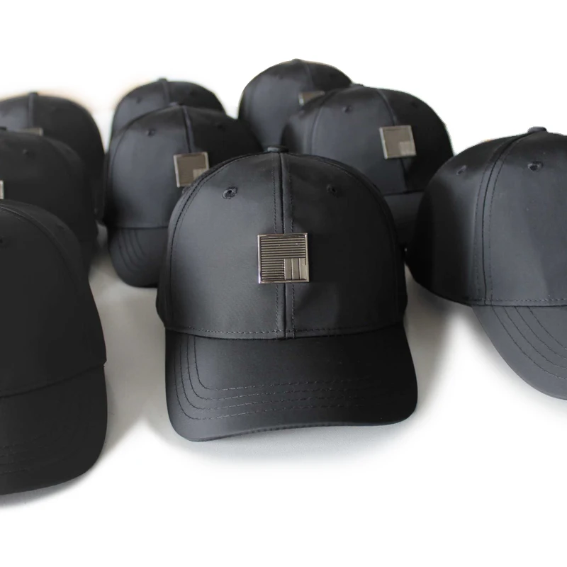 
black design customized letters metal badge baseball cap 