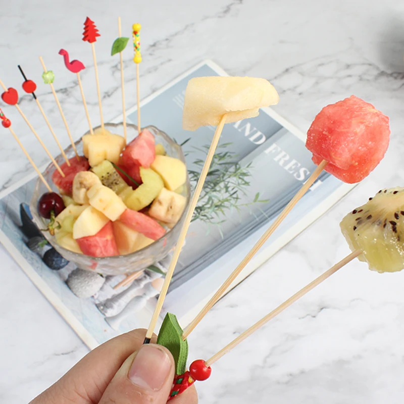 Wholesale New Design Creative Natural Bamboo Color Low Cost Bamboo Skewer Barbecue Stick Bamboo  bbq Skewer Stick For Fruit Food