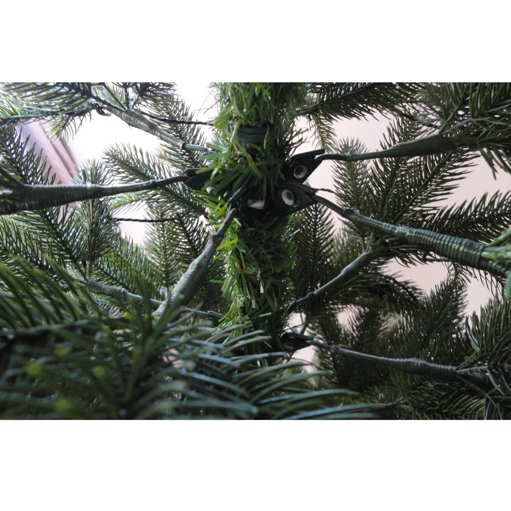 Популярная Рождественская елка со снегом и нитями