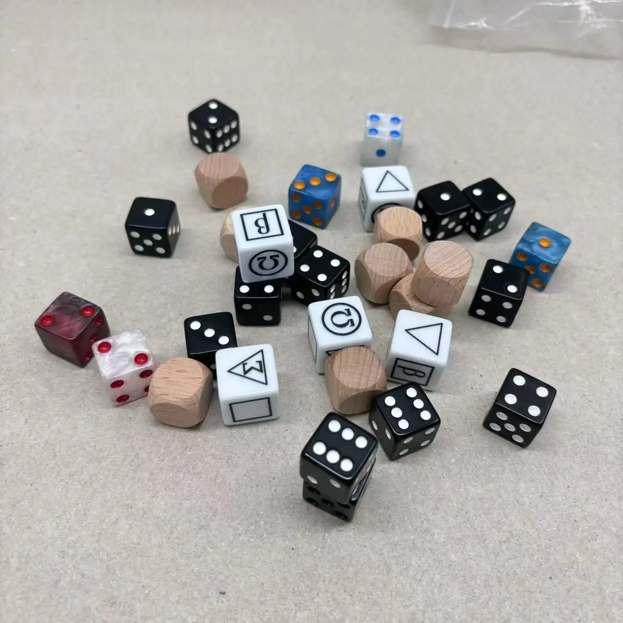 Набор из 6 сторон по индивидуальному заказу дропшиппинг набор редких красных кубков 7 шт. мини-РПГ-кости