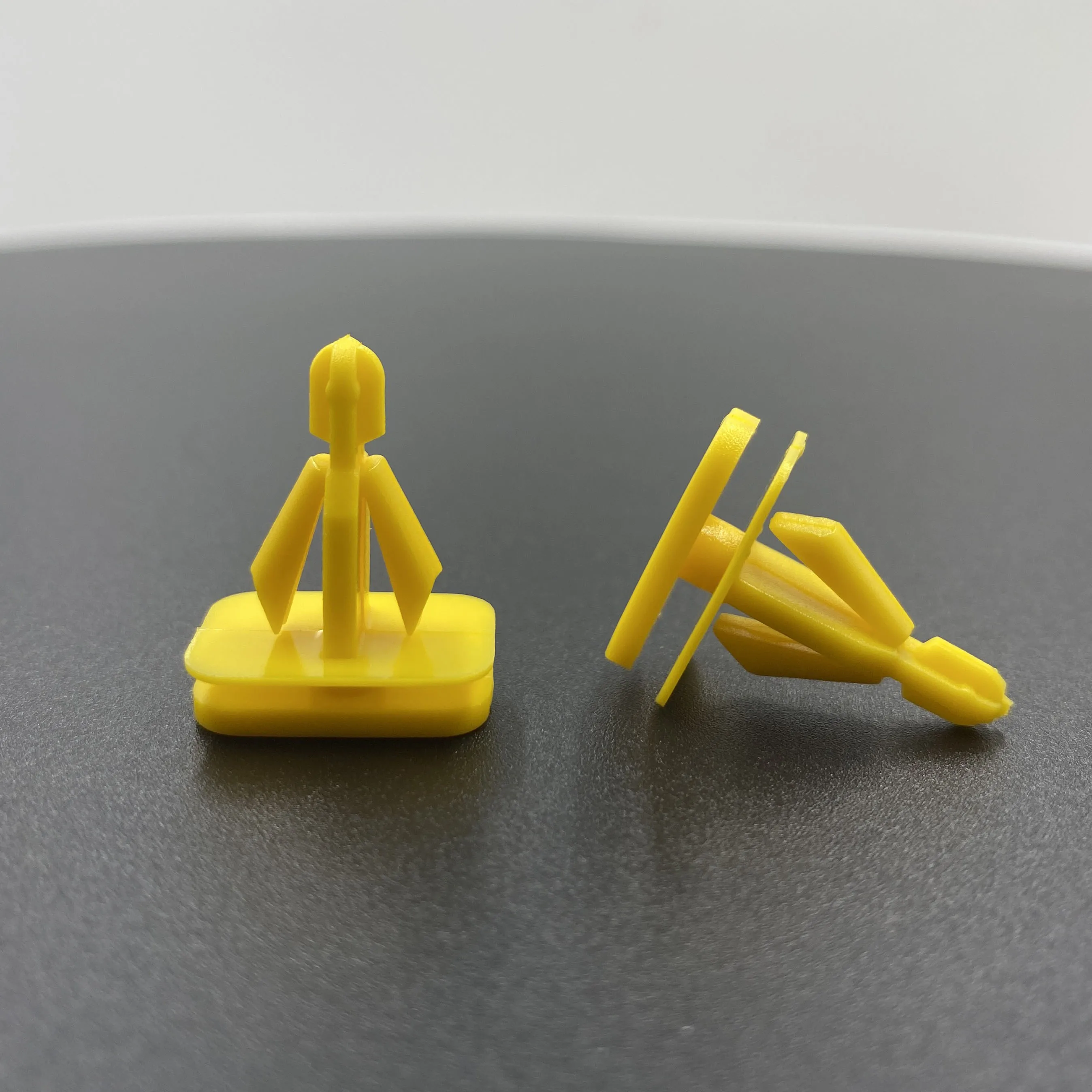 China Manufacture High Quality Automotive Push Type Retainer Clips Plastic Car Clips Auto plastic clips