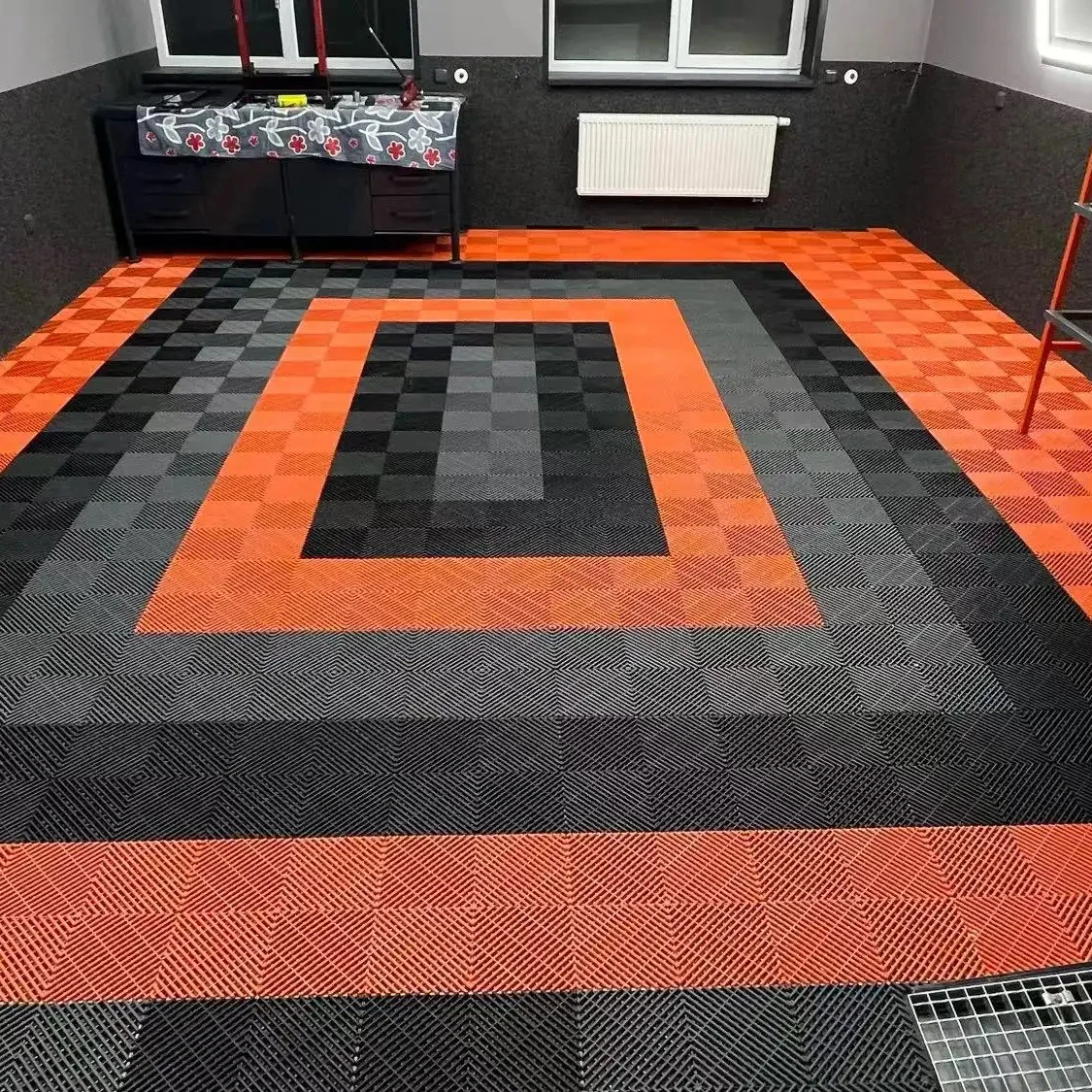Floor Slab for Garage Car Washing Shop PP Interlocking Garage Floor Tiles Deck 40*40*1.8cm Non Slip For Car Detailing Shop